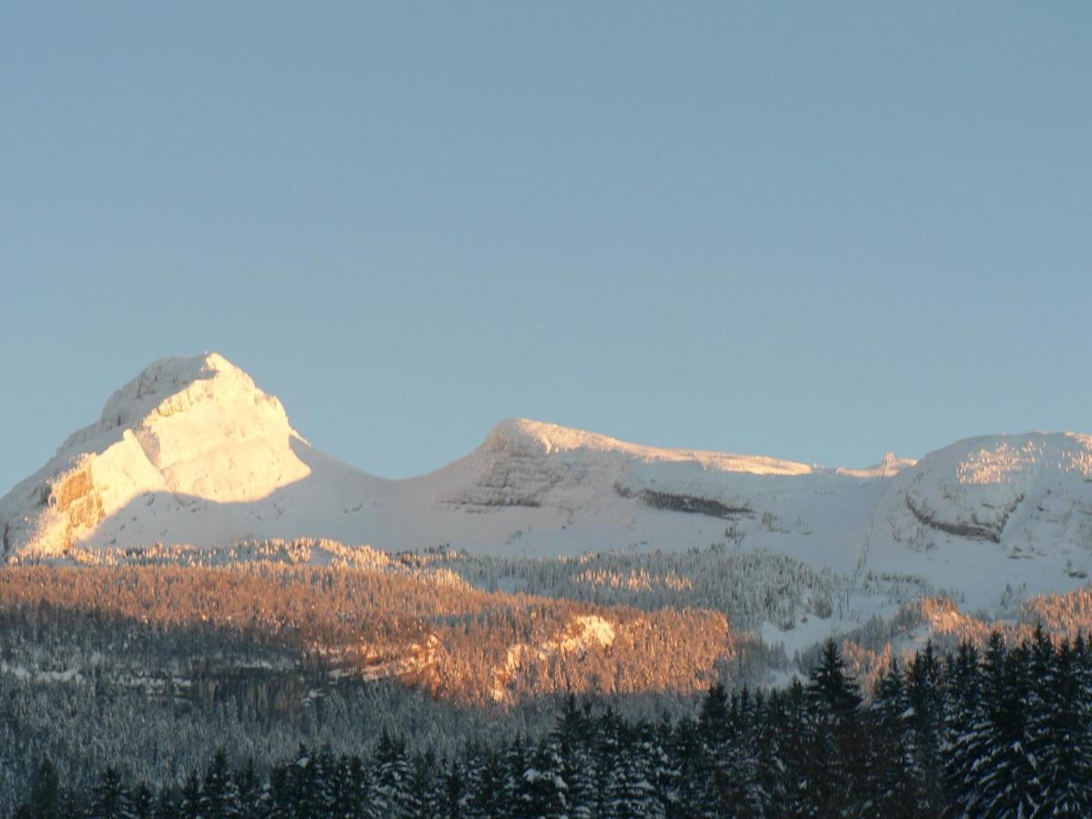 Auberge Des Deux Moucherolles Corrençon-en-Vercors Buitenkant foto