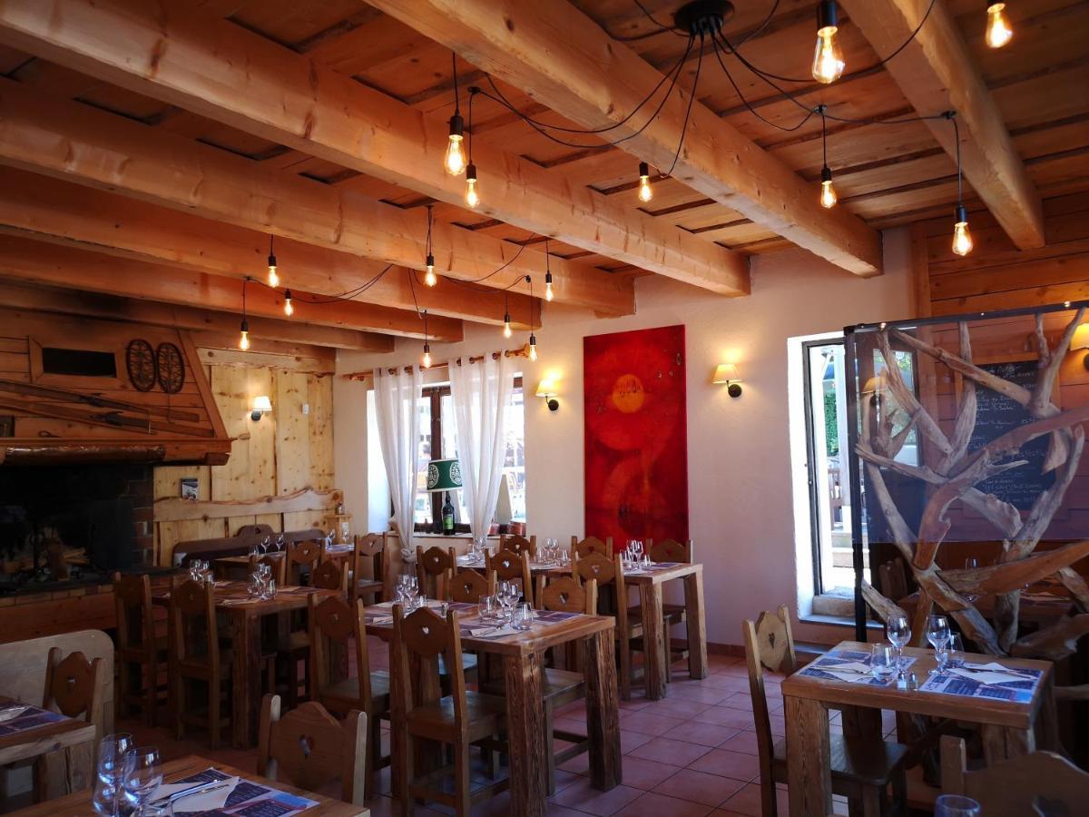 Auberge Des Deux Moucherolles Corrençon-en-Vercors Buitenkant foto